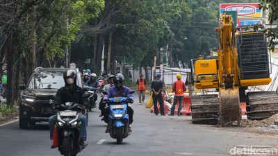 Proyek Pengendali Banjir di Karang Tengah Ditarget Rampung Desember