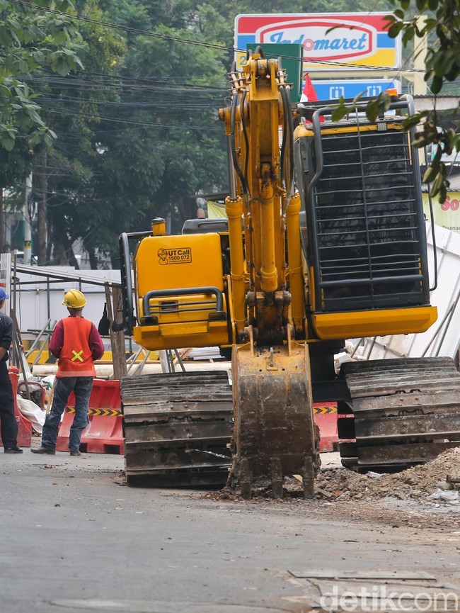 Proyek Pengendali Banjir di Karang Tengah Ditarget Rampung Desember
