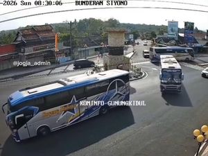 Motif di Balik Aksi Nyeleneh Bus Sumber Selamat Berputar-putar di Bundaran Siyono