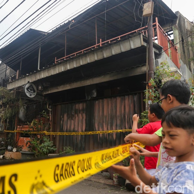 Ruko Kebakaran Maut di Tebet Kini Digaris Polisi