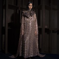 Melalui Karya Kreatif Indonesia, koleksi ini juga ditempatkan dalam konteks yang lebih luas, yakni pertemuan antara craftsmanship lokal, desain Indonesia, dan peluang baru di industri fashion. (Foto: Dok. Sapto Djojokartiko)