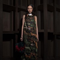 Setiap karya membawa jejak craftsmanship, pengetahuan, dan ekspresi budaya yang kemudian diteruskan melalui perspektif desain baru. (Foto: Dok. Sapto Djojokartiko)