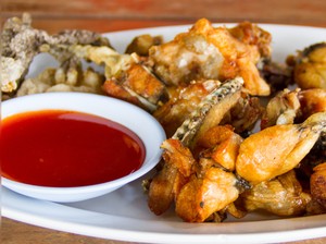 Sering Ditakuti Turis, 5 Makanan di India Ini Pakai Ulat hingga Kodok!