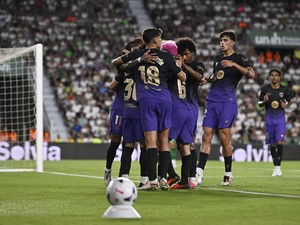 Barcelona Hancurkan Elche 5-0