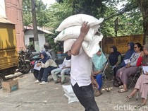 Wanita Lansia Meninggal Usai Pingsan Saat Antre Bantuan Beras di Bogor