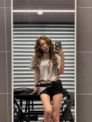 Taeyeon Tebar Pesona ke SONE Abis Manggung di Hong Kong
