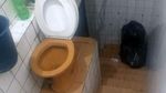 Deretan Letak Toilet Aneh Tapi Nyata, Kok Bisa Ya?