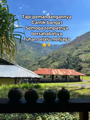 Usai lulus, wanita ini berdoa ingin mengajar dan langsung bertugas di pedalaman Papua Pegunungan. Jalur ekstrem dan fasilitas terbatas tak menyurutkan semangatnya.