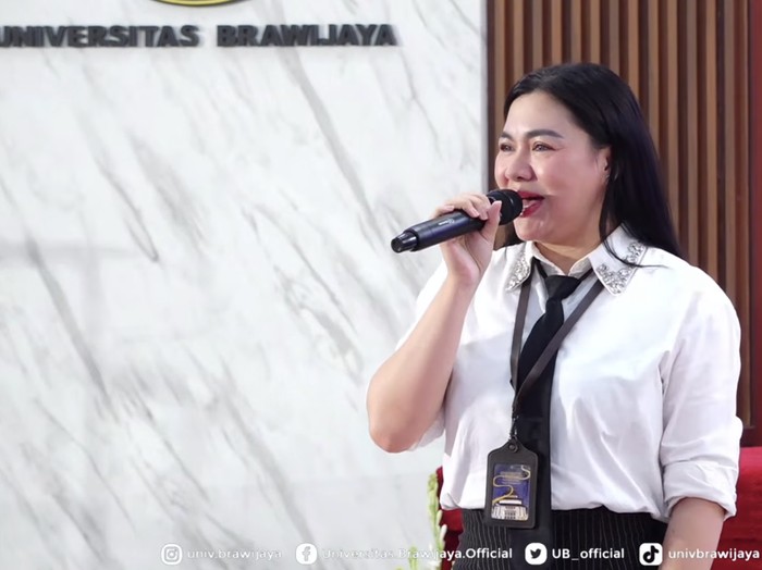 Vicky Shu jadi Maba pascasarjana di Universitas Brawijaya.