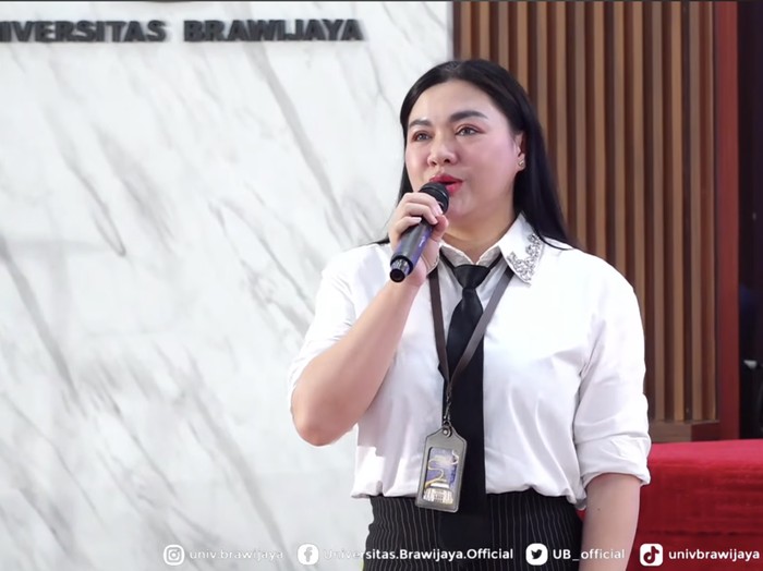 Vicky Shu jadi Maba pascasarjana di Universitas Brawijaya.