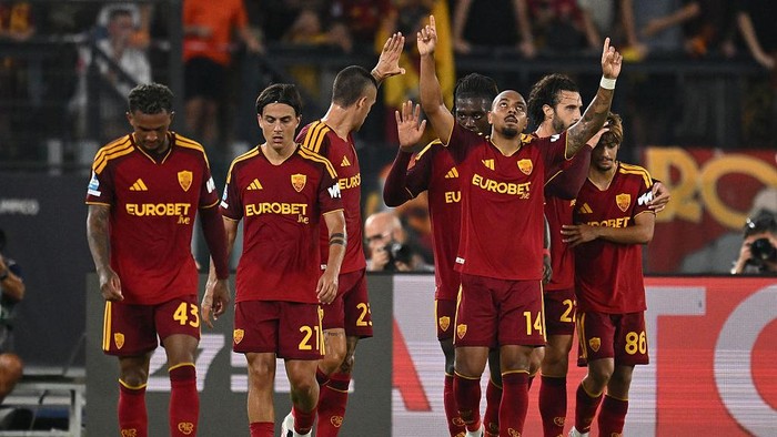 Donyell Malen of A.S. Roma celebrates after scoring the goal of 1-0 during the matchday 1 of the Serie A Championship between A.S. Roma and A.C.F. Fiorentina at the Olympic Stadium in Rome, Italy, on August 24, 2026. (Photo by Domenico Cippitelli/NurPhoto via Getty Images)