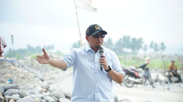 Andre Rosiade kawal proyek normalisasi di Padang Pariaman.