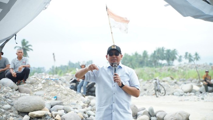 Andre Rosiade kawal proyek normalisasi di Padang Pariaman.
