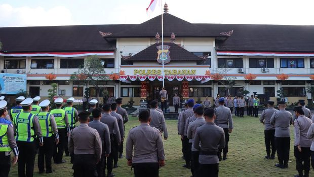Apel kesiapan pengamanan jalur kunjungan Presiden Prabowo di Lapangan Apel Tathya Dharaka Polres Tabanan, Selasa (25/8/2026). (Dok. Polres Tabanan) Apel kesiapan pengamanan jalur kunjungan Presiden Prabowo di Lapangan Apel Tathya Dharaka Polres Tabanan, Selasa (25/8/2026). (Dok. Polres Tabanan)