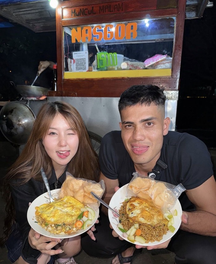 Asyiknya Vilmei Makan Sashimi Jepang hingga Salt Bread Renyah di Korea