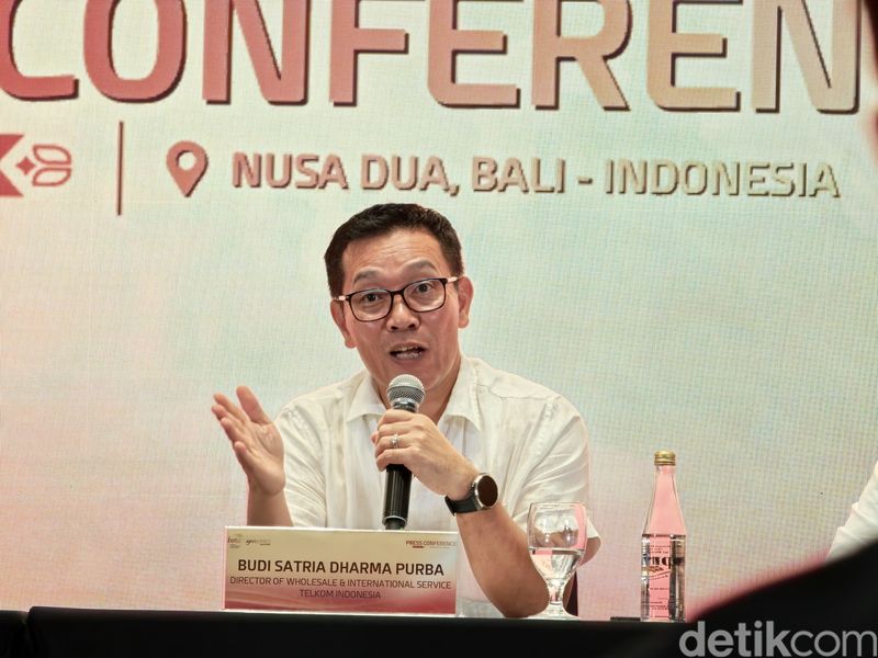 Budi Satria Dharma Purba , Director of Wholesale & International Service Telkom Indonesia
