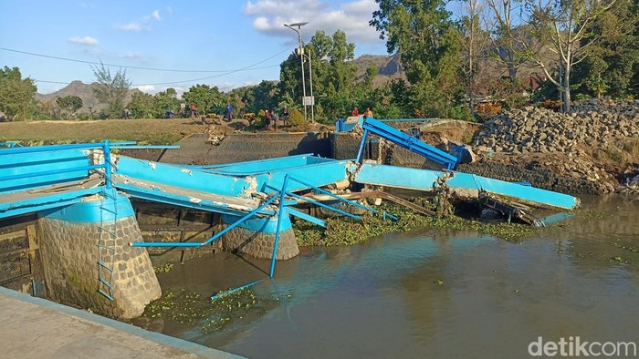 Dam Pacar di Desa Junjung, Kecamatan Sumbergempol, Tulungagung jebol