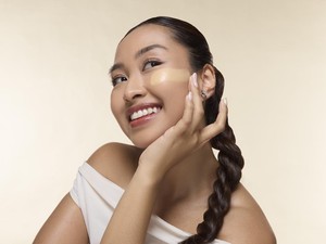 7 Skin Tint yang Mengandung Skincare untuk Mencerahkan Hingga Mencegah Jerawat