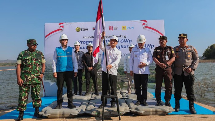 Ground Breaking PLTS Gajah Mungkur