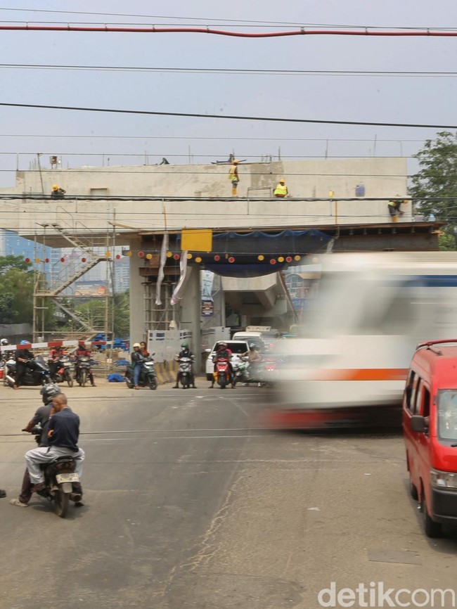 Jalan Layang Latumeten Dikebut, Target Rampung Desember