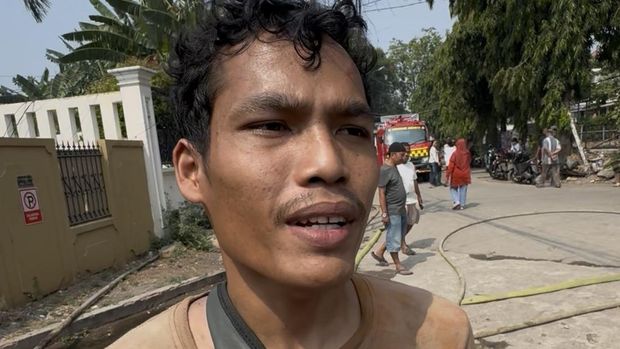 Warga korban kebakaran di Duren Sawit, Jakarta Timur.