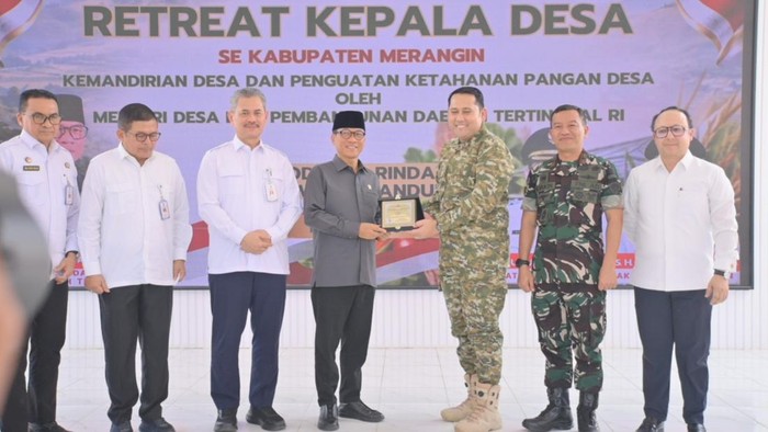 Kegiatan Retreat Kades di Merangin