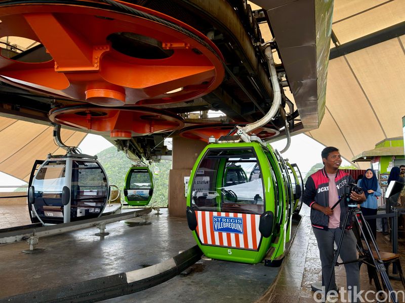 Uji Nyali Naik Kereta Gantung di Langkawi