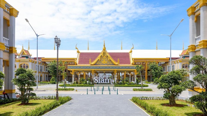 Little Siam PIK 2