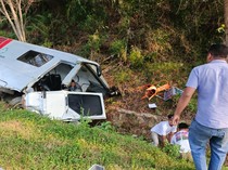 Innova Tabrak Mobil MCU RS Bekasi di Tol Bakter, 3 Orang Luka