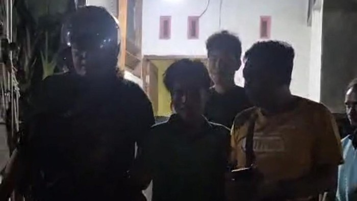 Pelaku pembobolan minimarket saat ditangkap polisi
