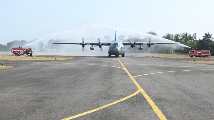 Pesawat Hercules C-130 A-1319 kembali ke Malang.