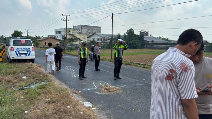 Polisi olah TKP kecelakaan di OKU Timur