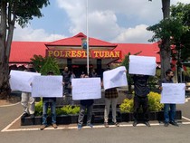 Protes Dugaan Intimidasi, Wartawan Tuban Demo di Mapolresta Tuban