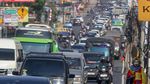 Ribuan Kendaraan Padati Jalur Wisata Puncak