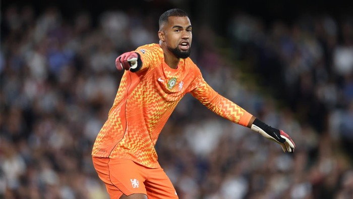 LONDON, ENGLAND - AUGUST 24: Chelseas Robert Sanchez during the Premier League 2026/27 match between Fulham and Chelsea FC at Craven Cottage on August 24, 2026 in London, England. (Photo by Rob Newell - CameraSport via Getty Images)