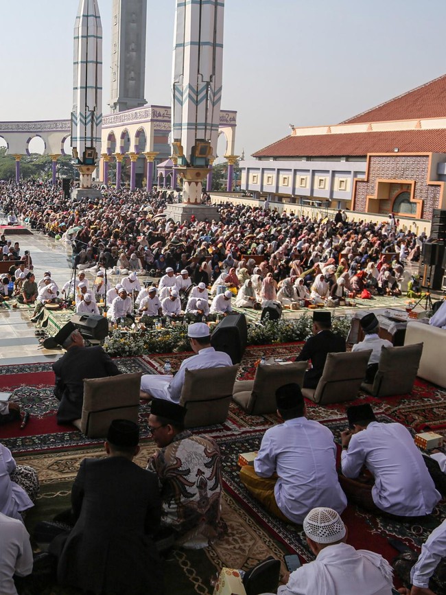 Semarak Maulid Nabi, Ribuan Umat Padati Masjid Agung Jateng