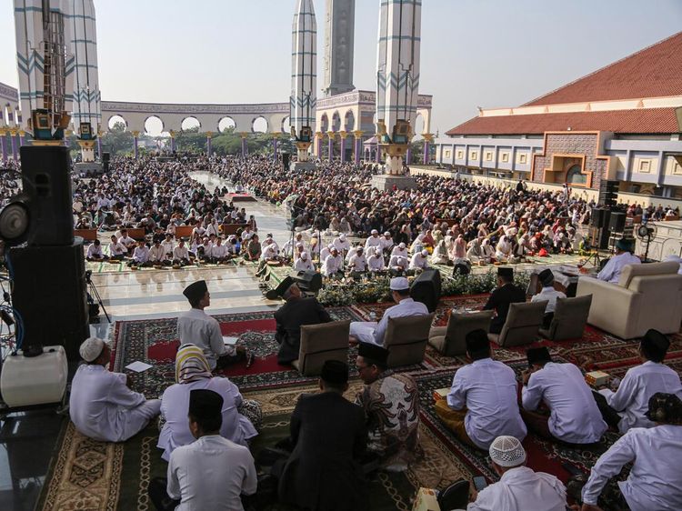 Semarak Maulid Nabi, Ribuan Umat Padati Masjid Agung Jateng