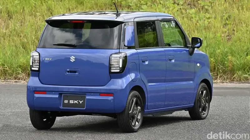 Suzuki e Sky Suzuki e Sky meluncur di Jepang, menjadi kei car penumpang listrik pertama Suzuki