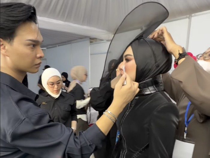 Syahrini comeback