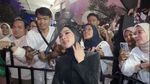 Manja... Penampilan Syahrini Comeback Setelah 6 Tahun Vakum Nyanyi