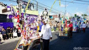 Tradisi Endog-Endogan Kembiritan di Banyuwangi
