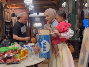 Mulan Jameela Ultah ke-47, Rayakan Bareng Keluarga Sambil Bakar Jagung