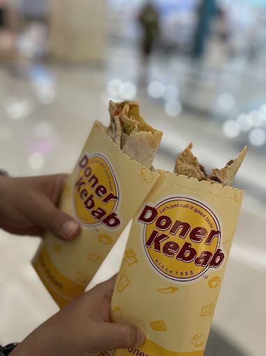 5 Kebab Enak di Jakarta untuk Teman Ngemil Sore, Isinya Royal! 5 Kebab Enak di Jakarta untuk Teman Ngemil Sore, Isinya Royal!