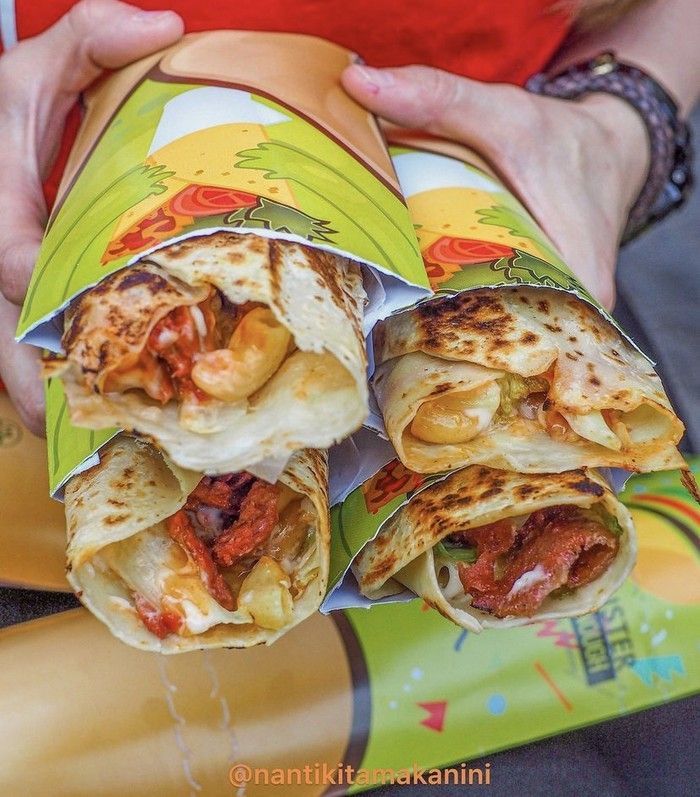 5 Kebab Enak di Jakarta untuk Teman Ngemil Sore, Isinya Royal! 5 Kebab Enak di Jakarta untuk Teman Ngemil Sore, Isinya Royal!