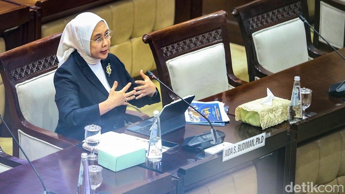 Aida Suwandi Budiman menjalani fit and proper test calon deputi senior Bank Indonesia (BI) di Komisi XI DPR, Jakarta, Rabu (26/8/2026). Aida saat ini menempati salah satu kursi Deputi Gubernur BI.