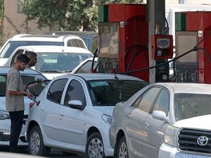 Terhimpit Tekanan Ekonomi AS, Iran Naikkan Harga Bensin