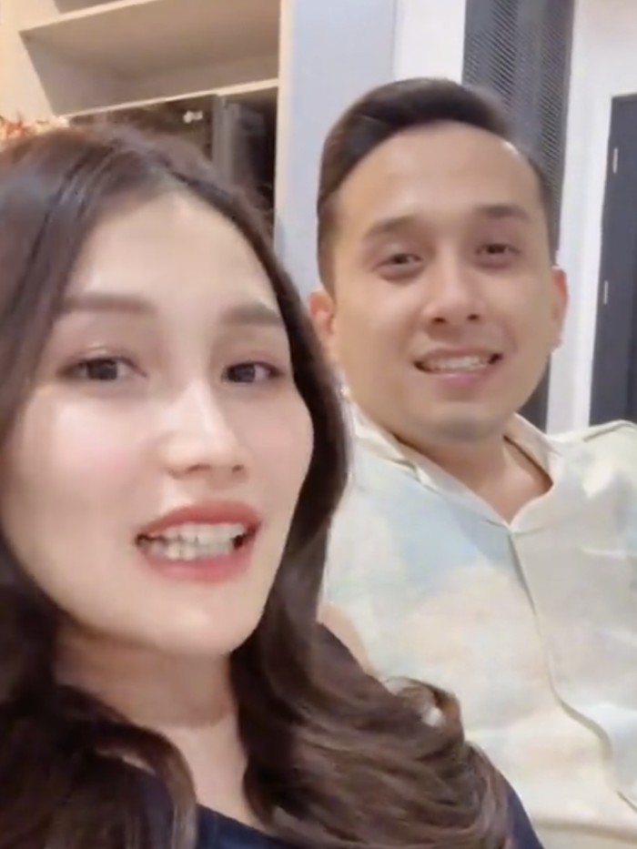 Ayu Ting Ting dan Kevin Gusnadi kasmaran.