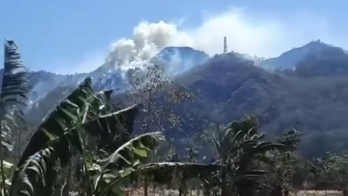 Bulu Malloci di Sidrap yang menjadi lokasi pendakian terbakar.