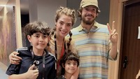 Best Day Ever! Carissa Puteri Boyong 2 Anak Nonton Rex Orange County