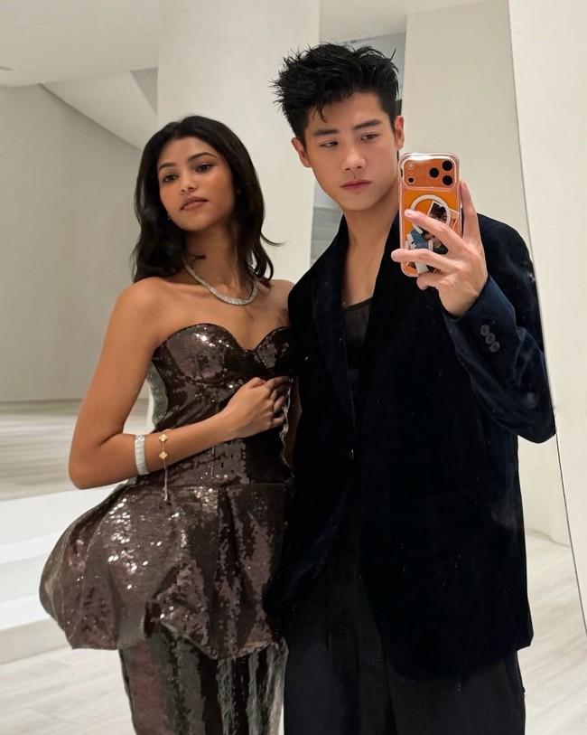 Meski begitu, Cheng maupun wanita India tersebut belum mengkonfirmasi apakah mereka benar berpacaran. Untuk saat ini, para penggemar hanya bisa menebak berdasarkan unggahan mereka. Foto: Instagram @chengchangfan
